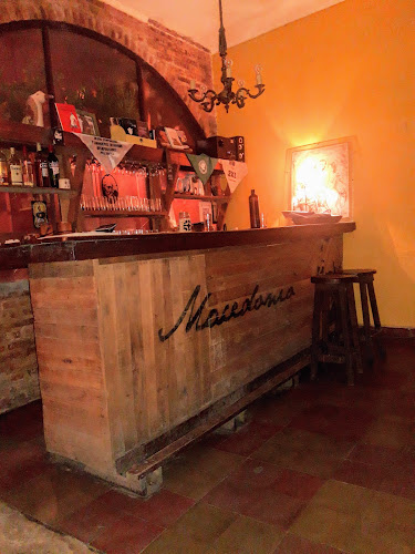 Macedonio Bar