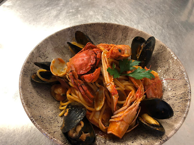 Opinii despre La Corona di Ichnos în Santa Fe - Gastronomía y hostelería