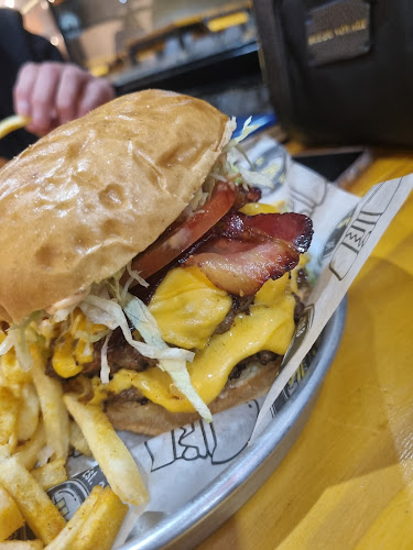 España 1532, R8332 Gral. Roca, Río Negro