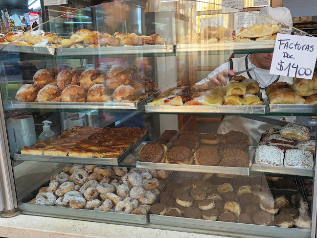 Comentarii opinii despre Panadería y Confitería Juan Carlos