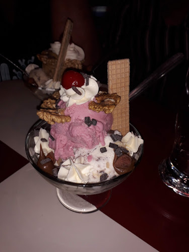 Opinii despre Ama'nalec - Heladeria y Pasteleria în Sáenz Peña - Gastronomía y hostelería