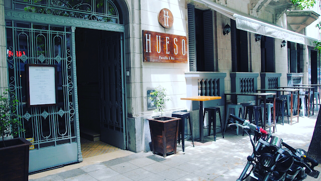 Hueso - Parrilla & Bar