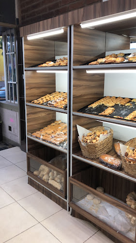 Panadería La Rosa San Juan Rivadavia - Gastronomía y hostelería