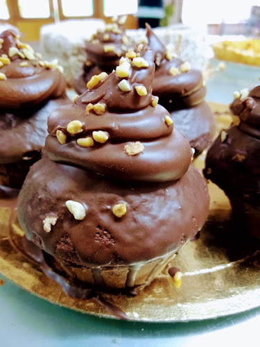 Panaderia y Confiteria La Falda