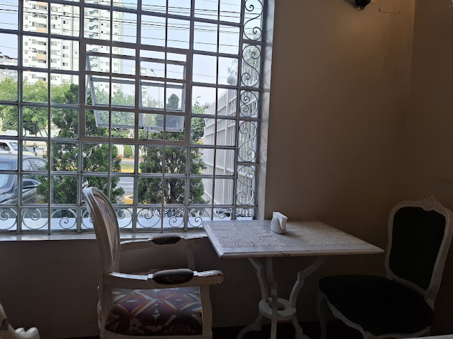 Comentarii opinii despre Las Bolena Tea Room & Restaurant