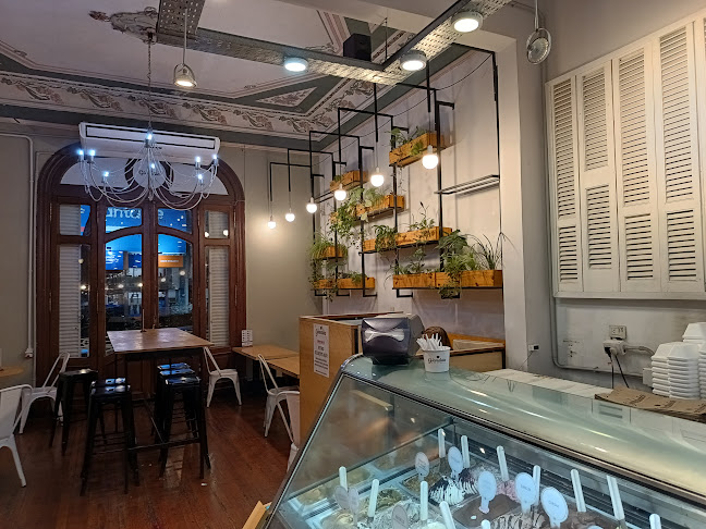 Av. Pellegrini 823, S2000 Rosario, Santa Fe