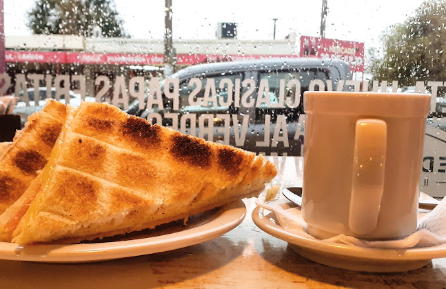 Edison, 28 de Julio &, Trelew, Chubut