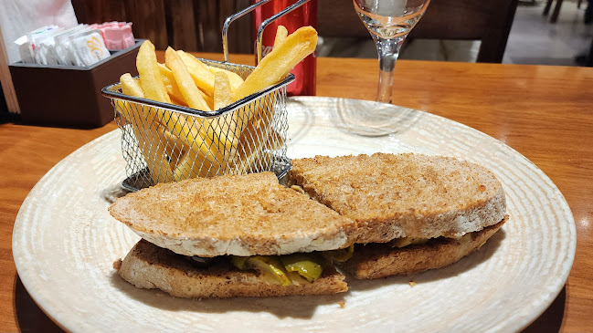 Tante Sara Café & Restó