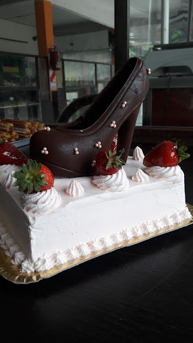 Comentarii opinii despre Panadería & Confitería "Josefina"