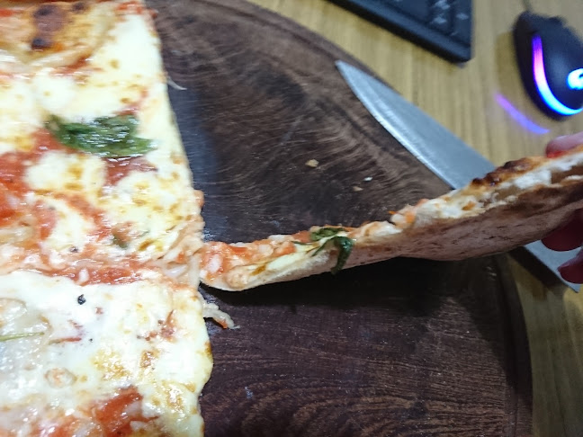 Artesanos Pizza Napoletana - Gastronomía y hostelería