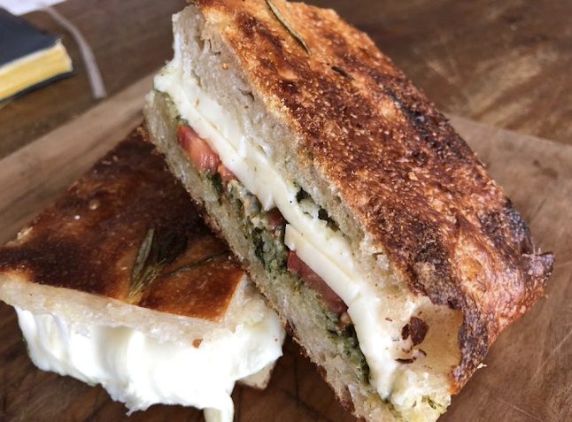 Panadería El Pan De La Chola - La Plata