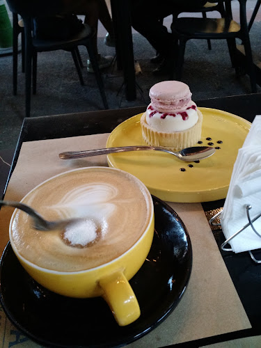 La Vida es Bella cafe,resto,bar