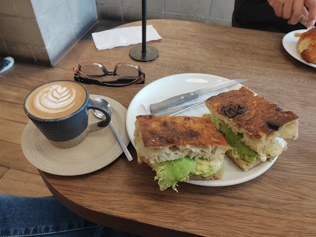 Panadería El Pan De La Chola - Gastronomía y hostelería