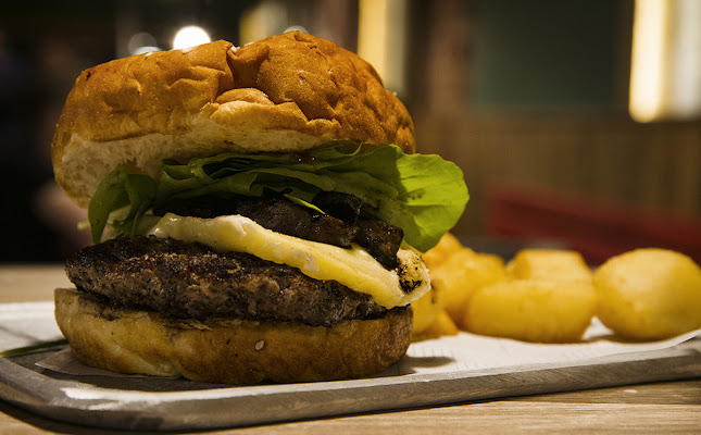 Av. Juan Domingo Perón 135, B1748 Gral. Rodríguez, Provincia de Buenos Aires