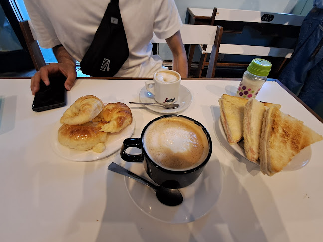 Opinii despre Orly Heladería and Cafetería în AAF - Gastronomía y hostelería