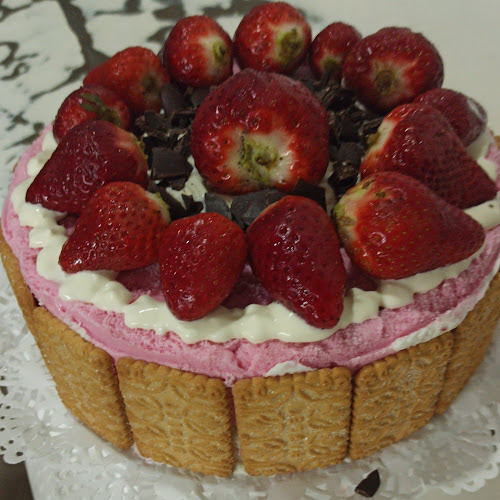 Opinii despre Heladería La Roxy(La Foresta) în Virrey del Pino - Gastronomía y hostelería