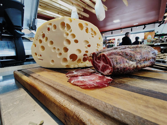 Comentarii opinii despre Fiambrería La Casona