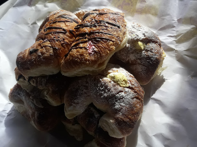 Opinii despre Armando Medialunas în Neuquén - Gastronomía y hostelería