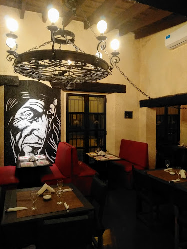 Maipú 663 Esq, San Martín, B7300 Azul, Provincia de Buenos Aires