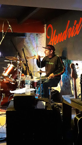 Comentarii opinii despre HENDRIX MUSIC BAR