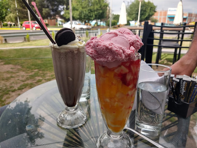 Heladería y Cafetería Di Roma Acceso - Gastronomía y hostelería