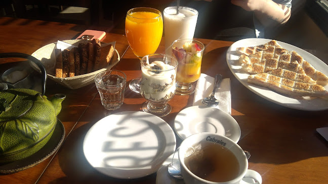 Tante Sara Café & Restó