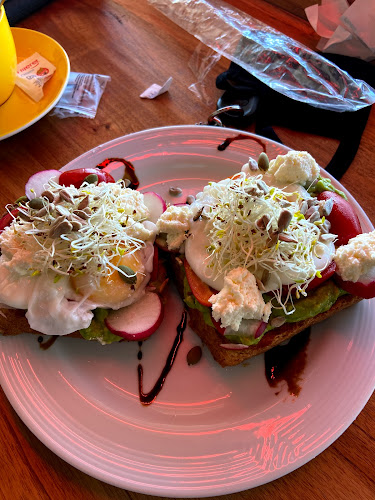 Sunday Coffee & Brunch - Pilar