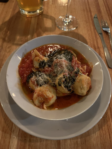 Av. Guillermo Rawson 153, U9120 Puerto Madryn, Chubut