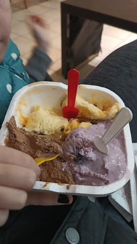 Heladería Iglú, Sucursal Colón - AZR