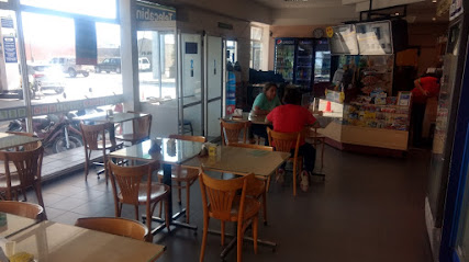 Cafetería y drugstore