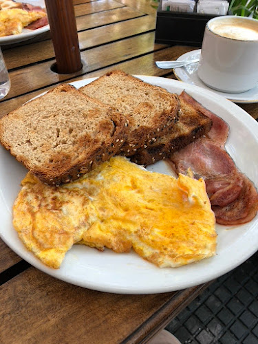 Miguel de Azcuénaga 1200, B1638 Vicente López, Provincia de Buenos Aires