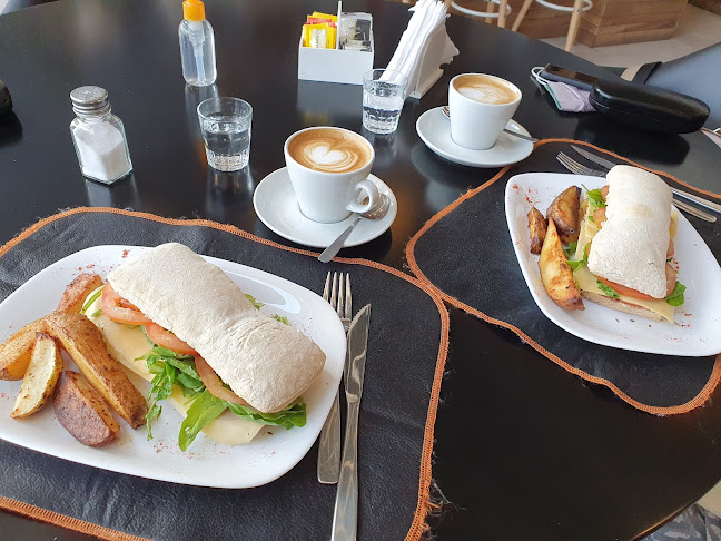 La Oficina Cafe Resto - Necochea