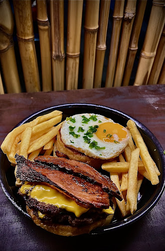 Burgerland Presidente Derqui - Gastronomía y hostelería