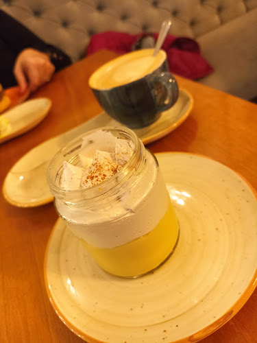 Comentarii opinii despre Casa Gourmet Cafetería & Pastelería