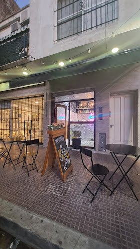 Paradigma Coffee & Deli