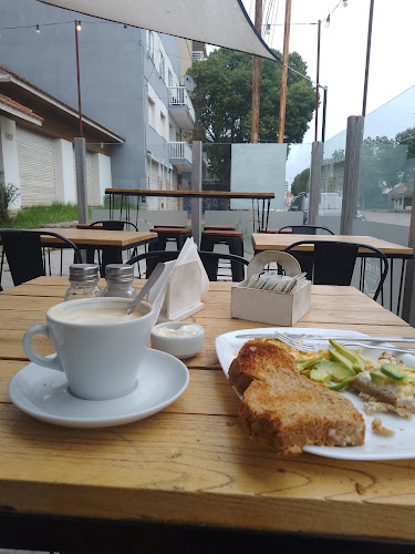 La Oficina Cafe Resto