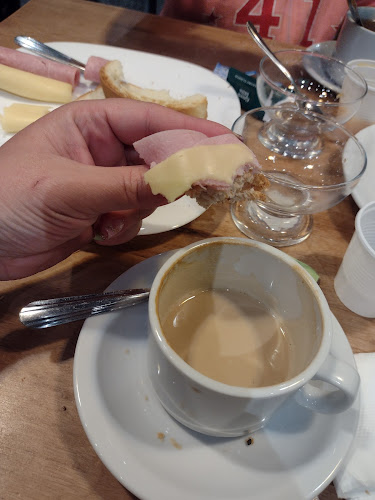 Comentarii opinii despre Medialunas Calentitas