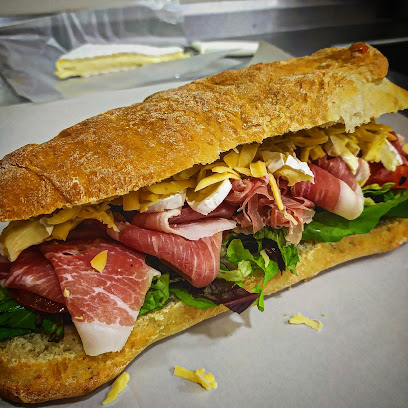 Los Reyes De La Colina