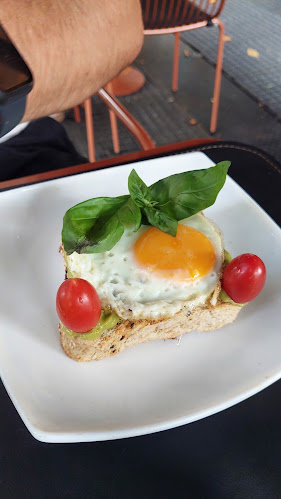 Miguel de Azcuénaga 1200, B1638 Vicente López, Provincia de Buenos Aires