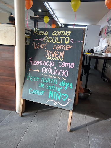 Heladería y Cafetería Di Roma Acceso