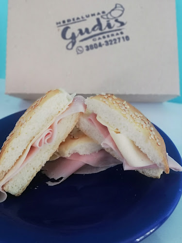 Gudis medialunas caseras - Gastronomía y hostelería