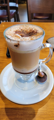 Tante Sara Café & Restó