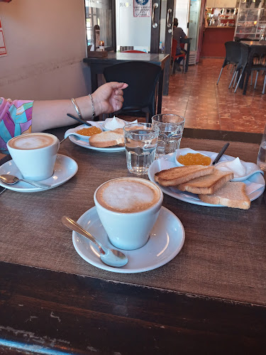 Comentarii opinii despre Triángulo Café