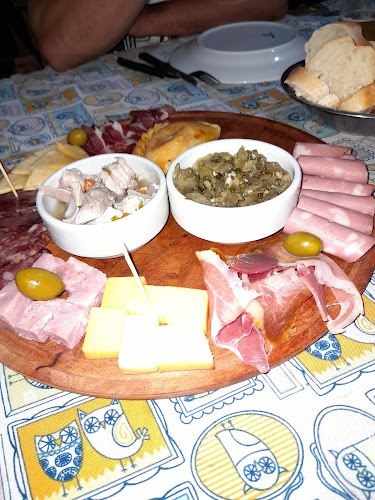 Opinii despre Vikingos pooll restobar în Mercedes - Gastronomía y hostelería