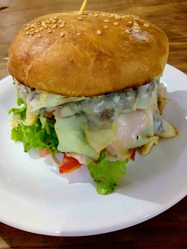 PRETO HAMBURGUESERIA - Gastronomía y hostelería