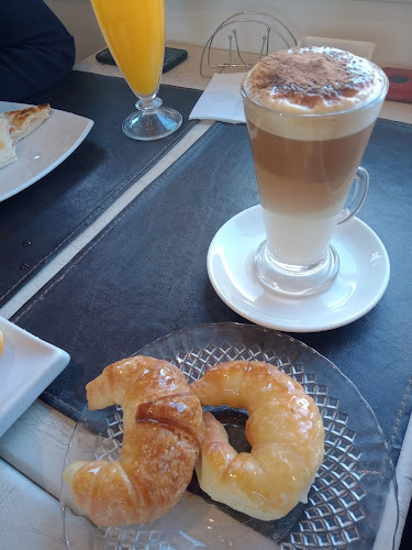 miradas al rio cafe en tigre