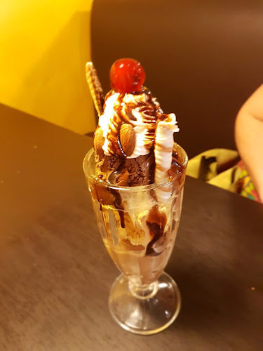 Comentarii opinii despre Momma