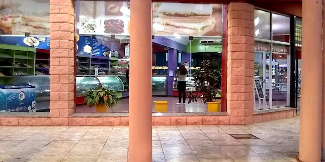 Av. Blas Parera 8600, S3000 Santa Fe de la Vera Cruz, Santa Fe