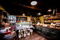 Comentarii opinii despre DOÑA ELSA - Almacén de quesos y fiambres