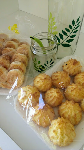 Un Cuarto Panes y Dulces